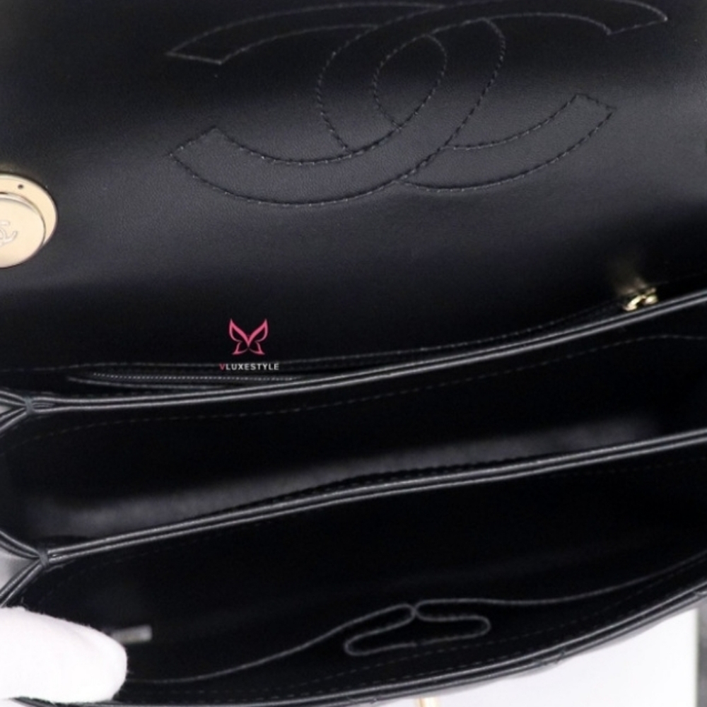 ***SOLD*** Chanel Black Trendy CC (small) - Picture 8 of 12